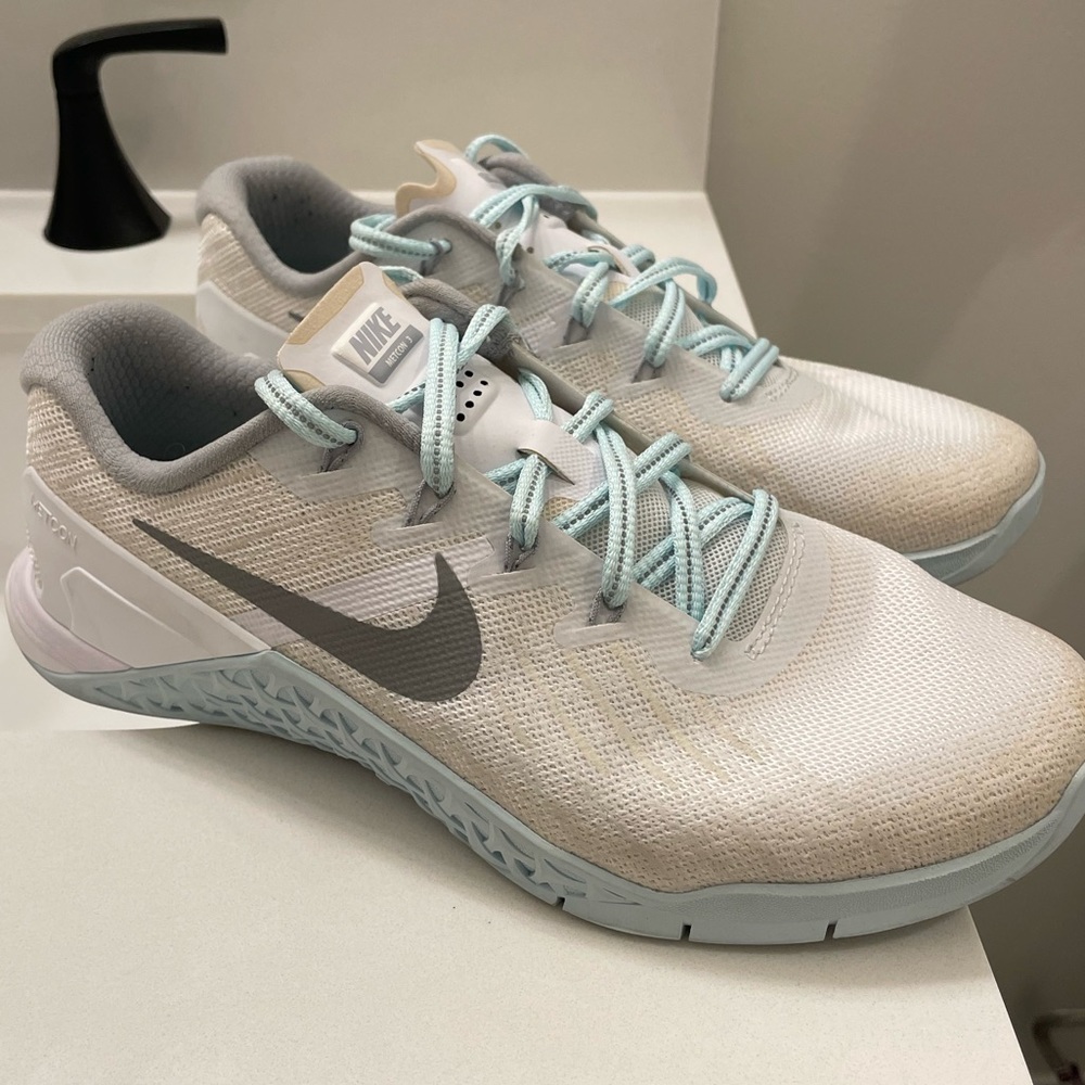 Women Nike Metcon 3 size 9.5